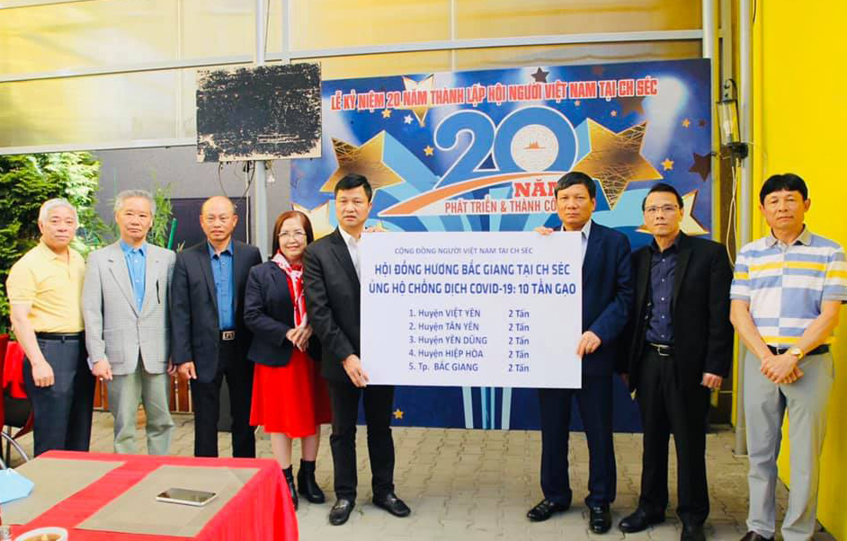 Bac Giang fellow-countrymen in Czech supports COVID-19 fight in homeland